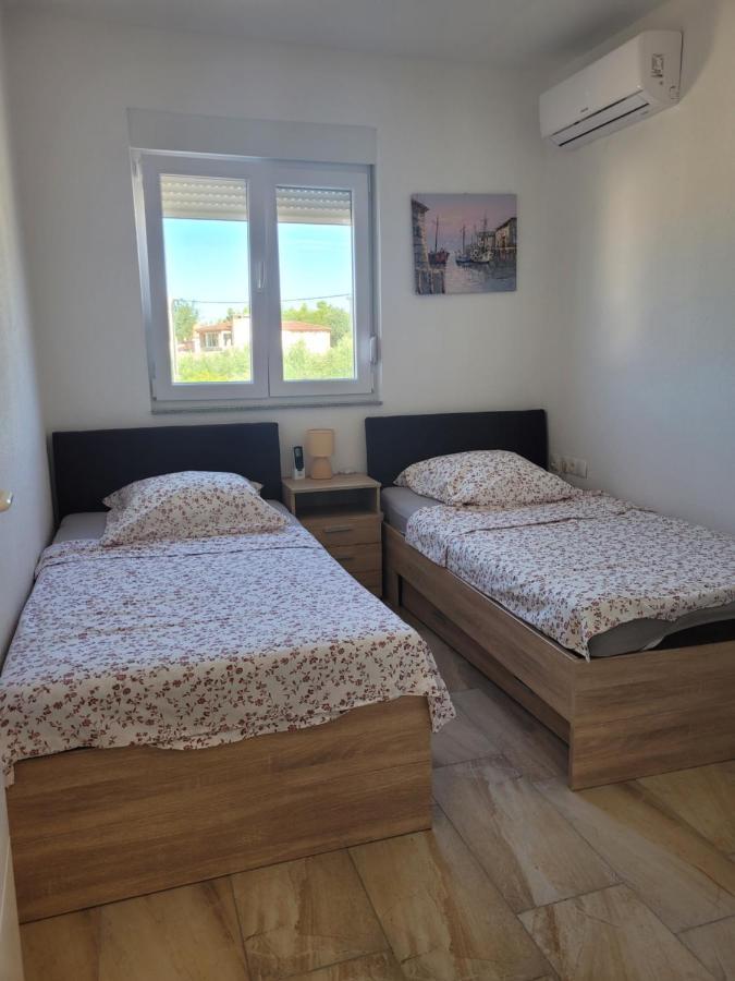 Appartement Baraba Maslenica Habitación foto